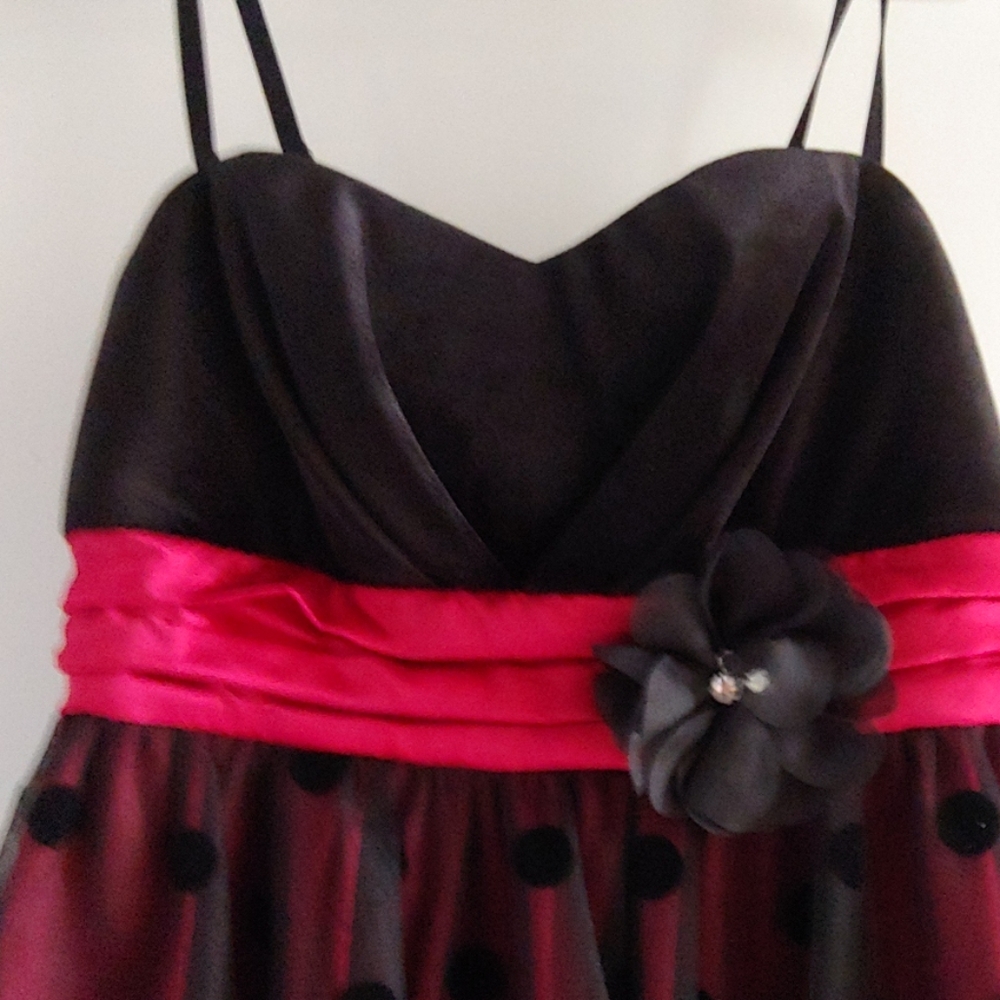 Dress - Picture 2 of 4